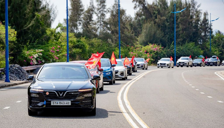 Chương trình “Wonder Trip 2023 - Anh em VinFast 3 miền” quy tụ hơn 300 xe.