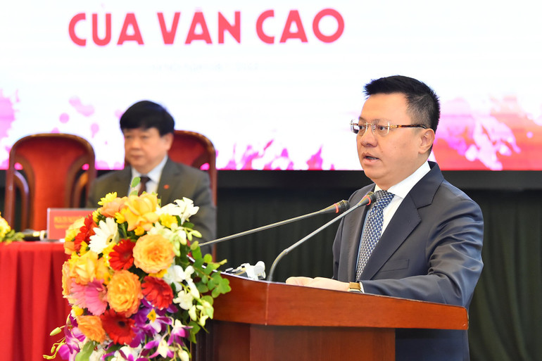 Tổng Biên tập Báo Nhân Dân phát biểu kết thúc Hội thảo.