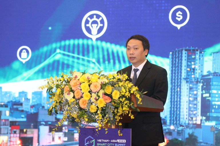 Thứ trưởng Thông tin và Truyền thông Nguyễn Huy Dũng phát biểu.