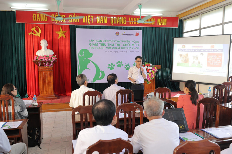 Khóa đào tạo cho 30 thầy thuốc y học cổ truyền về tác hại của việc sử dụng thịt và chế phẩm từ chó, mèo cho mục đích phòng và chữa bệnh theo y học cổ truyền.