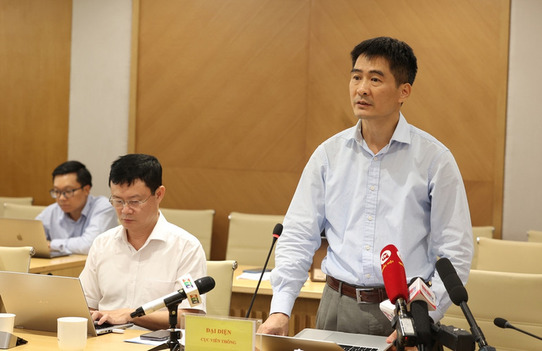 Ông Nguyễn Phong Nhã, Phó Cục trưởng Cục Viễn thông tại họp báo tháng 11 của Bộ Thông tin và Truyền thông.