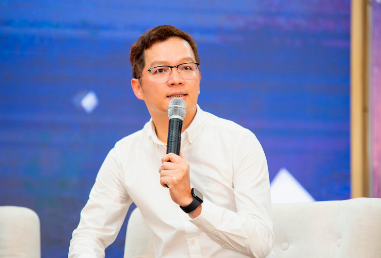 Ông Trần Đăng Hòa, Chủ tịch Công ty Hệ thống Thông tin FPT giới thiệu về Tập đoàn FPT với sinh viên FTU.