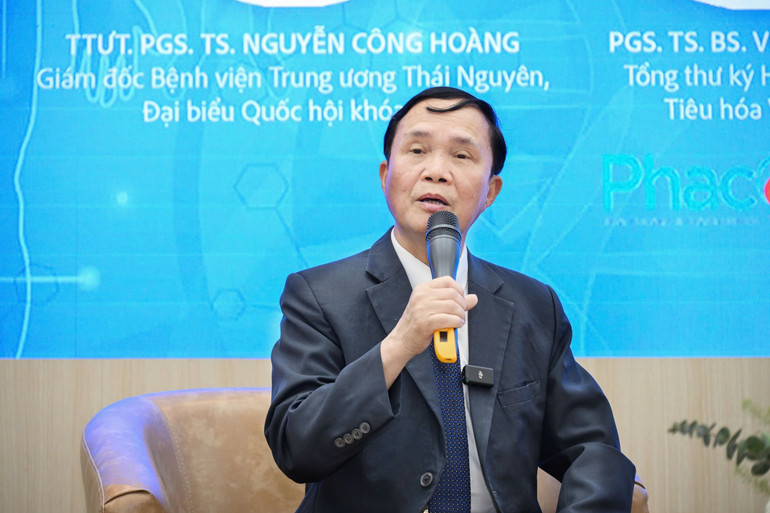 Phó Giáo sư, Tiến sĩ, bác sĩ Vũ Văn Khiên, Tổng Thư ký Hội Khoa học tiêu hóa Việt Nam.