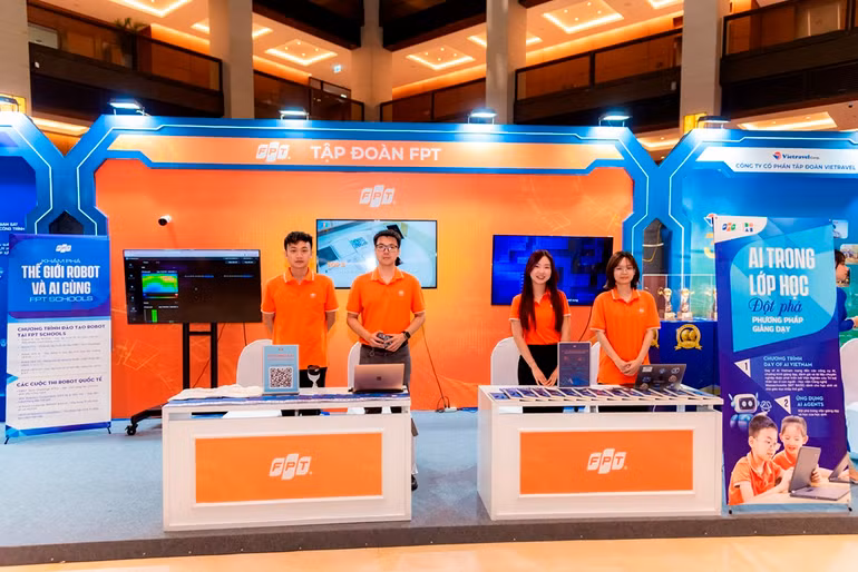 Gian hàng của Tập đoàn FPT Hội nghị toàn quốc quán triệt và triển khai thực hiện Nghị quyết số 66-NQ/TW và Nghị quyết số 68-NQ/TW. Gian hàng của Tập đoàn FPT Hội nghị toàn quốc quán triệt và triển khai thực hiện Nghị quyết số 66-NQ/TW và Nghị quyết số 68-NQ/TW.