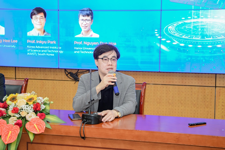 Giáo sư Park Inkyu: "Ngành công nghiệp bán dẫn cần rất nhiều cảm biến khí".