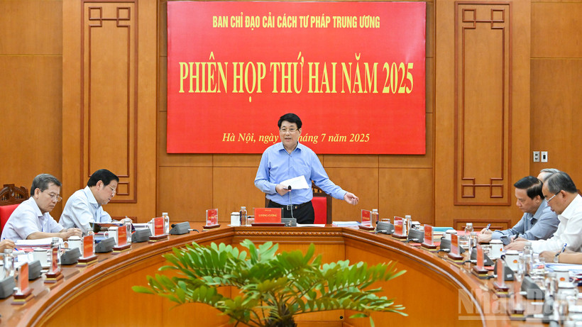 Chủ tịch nước Lương Cường phát biểu tại phiên họp.