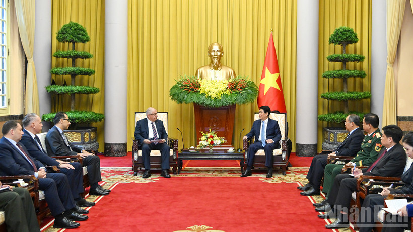 Chủ tịch nước Lương Cường tiếp Bộ trưởng Quốc phòng Thổ Nhĩ Kỳ Yasar Guler.