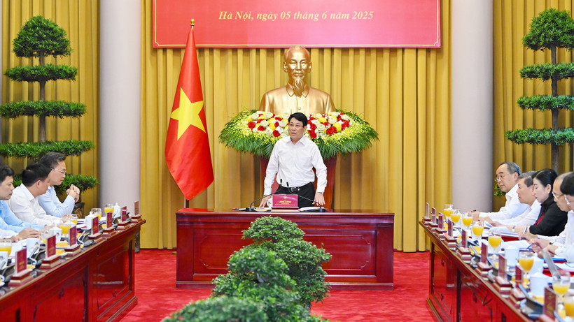 Chủ tịch nước Lương Cường phát biểu tại buổi làm việc với Tỉnh ủy Hưng Yên và Thái Bình.