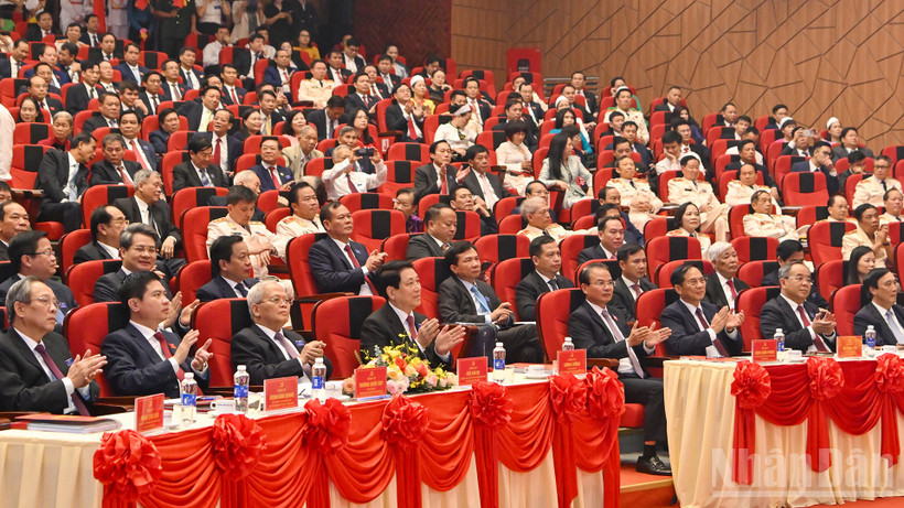 Chủ tịch nước Lương Cường và các đại biểu dự Đại hội đại biểu Đảng bộ tỉnh Phú Thọ lần thứ I, nhiệm kỳ 2025-2030.