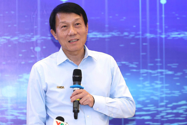 Đại tướng Lương Tam Quang, Ủy viên Bộ Chính trị, Bộ trưởng Bộ Công an, Chủ tịch Hiệp hội Dữ liệu quốc gia chủ trì Hội nghị. (Ảnh: Hiệp hội Dữ liệu quốc gia) 1.jpg