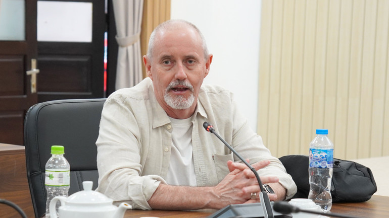 TS. Mark Finn – Giảng viên cao cấp ngành Truyền thông tại Swinburne Australia. (Ảnh: Swinburne Vietnam) dsc08784.jpg