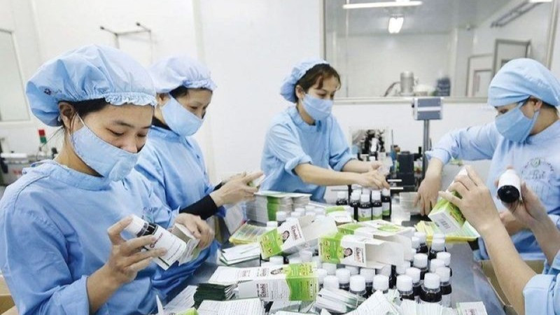 Các cơ sở sản xuất thực phẩm bảo vệ sức khỏe phải áp dụng Thực hành sản xuất tốt (GMP) thực phẩm bảo vệ sức khỏe theo hướng dẫn của Bộ Y tế. (Ảnh minh họa)