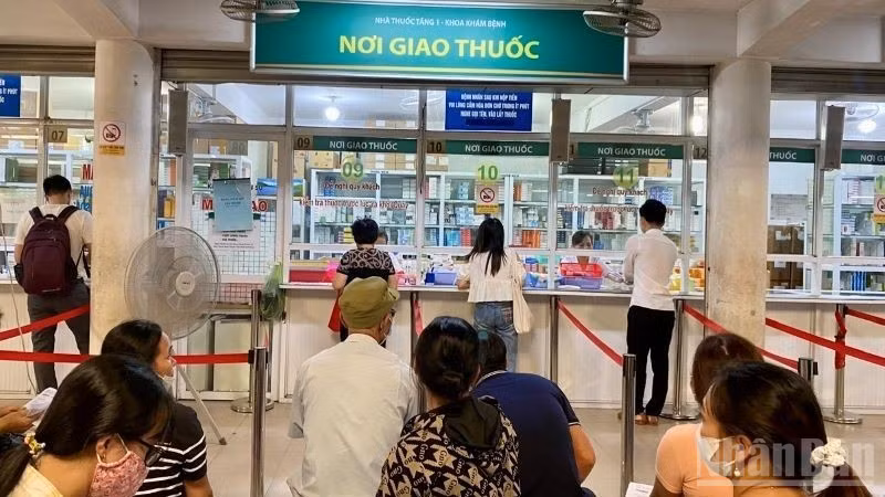 Danh mục thuốc bảo hiểm y tế của Việt Nam tương đối đầy đủ, toàn diện và mở rộng so với mức phí đóng bảo hiểm y tế. (Ảnh: ĐỖ THOA)