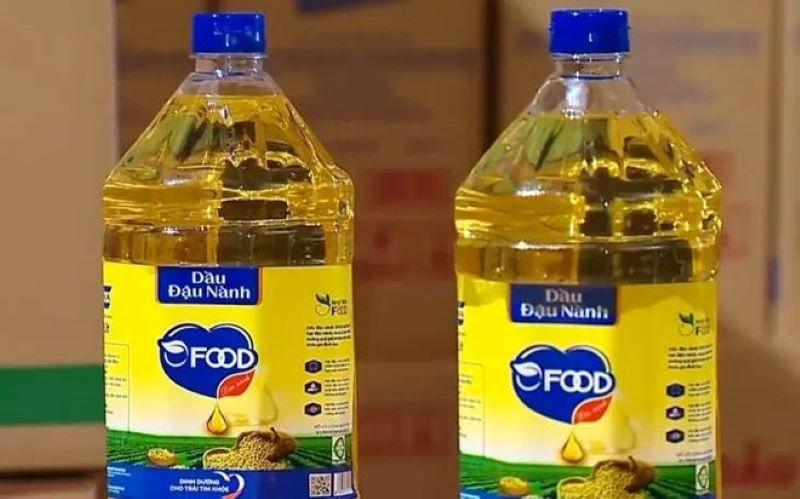 Dầu ăn thực vật để làm thức ăn chăn nuôi. (Ảnh: VTV)