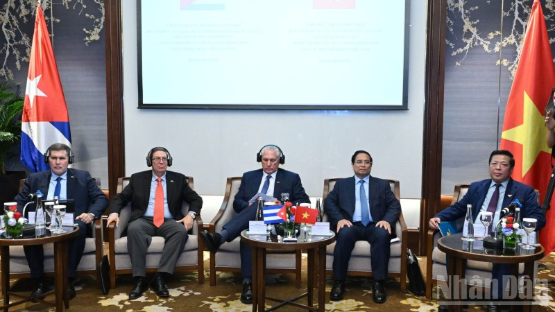Thủ tướng Phạm Minh Chính và Bí thư thứ Nhất Ban Chấp hành Trung ương Đảng Cộng sản Cuba, Chủ tịch nước Cộng hòa Cuba Miguel Diaz-Canel Bermudez có buổi gặp gỡ các doanh nghiệp. (Ảnh: TRẦN HẢI)