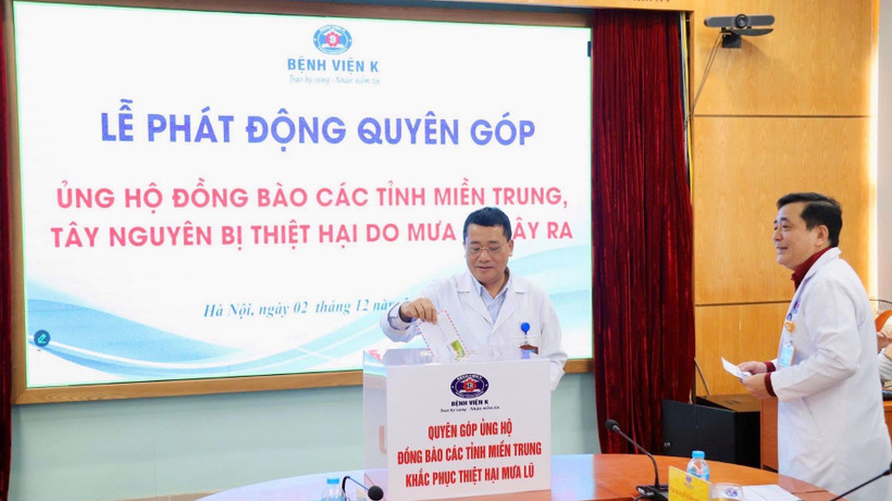 Bệnh viện K chung tay ủng hộ đồng bào miền trung, Tây Nguyên bị thiệt hại do mưa lũ gây ra.