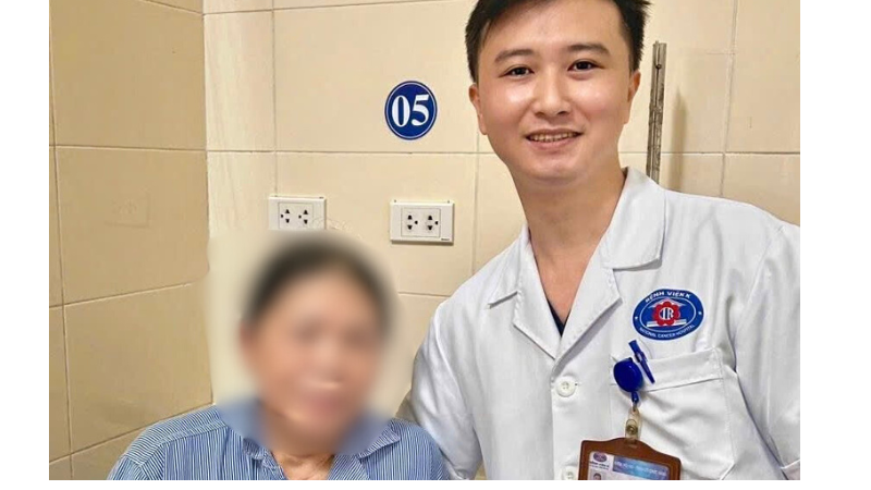 U mỡ thực quản “kích thước khủng” dưới niêm mạc khiến người bệnh nuốt nghẹn kéo dài Bệnh nhân có thể ăn uống sau thực hiện can thiệp khoảng 2 giờ.