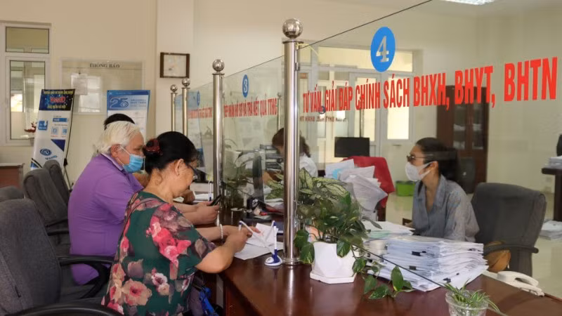 Quy định mới về cơ chế tài chính bảo hiểm xã hội, bảo hiểm thất nghiệp, bảo hiểm y tế. (Ảnh: KT)