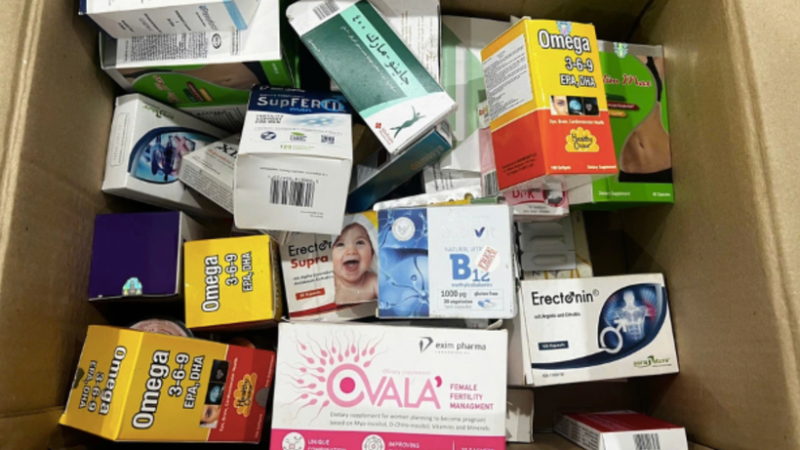 Một số mặt hàng thực phẩm giả được cơ quan chức năng thu được. (Ảnh: Công an Hà Nội)