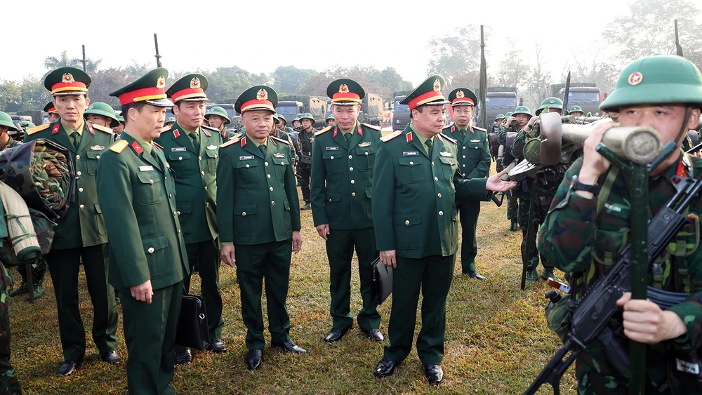 Đoàn kiểm tra của Bộ Quốc phòng kiểm tra công tác sẵn sàng chiến đấu tại Trung đoàn 148.