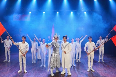 Lần đầu tiên ca sĩ Minh Sang và nghệ sĩ Ưu tú Võ Minh Lâm kết hợp trong một ca khúc. (Ảnh: Nhân vật cung cấp)