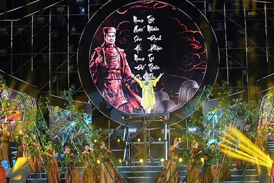 Tiết mục mở đầu chương trình "Hồn Thơ Việt". (Ảnh: Quốc Thanh)