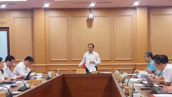 Đồng chí Trịnh Văn Quyết, Ủy viên Bộ Chính trị, Bí thư Trung ương Đảng, Trưởng ban Tuyên giáo Trung ương phát biểu chỉ đạo hội nghị.