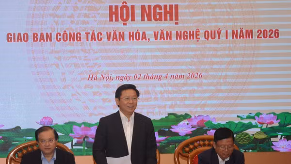 Đồng chí Trần Thanh Lâm (đứng) phát biểu chỉ đạo hội nghị 