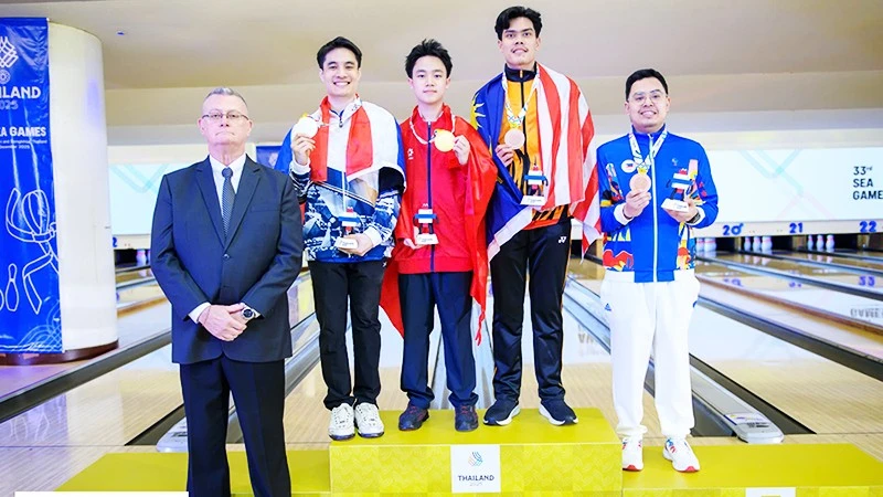 Trần Hoàng Khôi, Huy chương vàng Bowling.