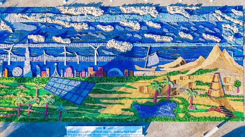 Tranh ghép từ vật liệu tái chế