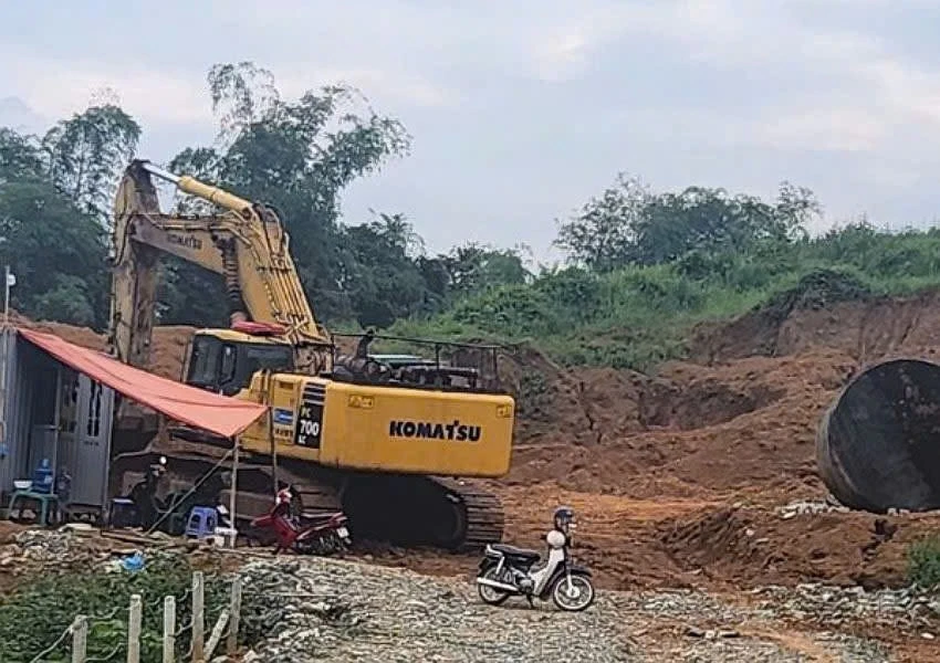 Hiện trường khu vực tranh chấp hợp đồng mua bán đất tại Dự án Nhà máy sản xuất nhôm Gia Anh-Galco của Công ty Nam Thái và Công ty Đại Vũ Hòa Bình ở Khu công nghiệp Bình Phú, phường Kỳ Sơn, tỉnh Phú Thọ.