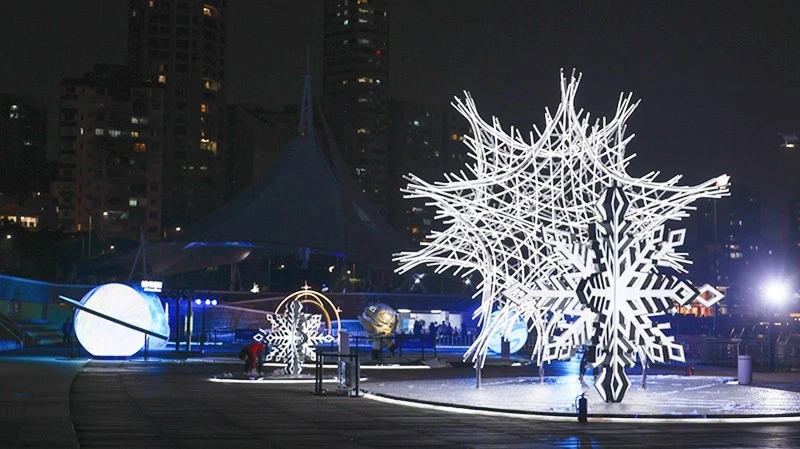 Rực rỡ “bức tranh ánh sáng”