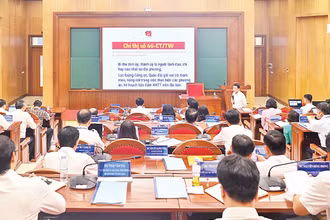 Giờ học của học viên Lớp bồi dưỡng, cập nhật kiến thức, kỹ năng đối với cán bộ quy hoạch Ủy viên Ban Chấp hành Trung ương Đảng khóa XIV. (Ảnh: DUY LINH)