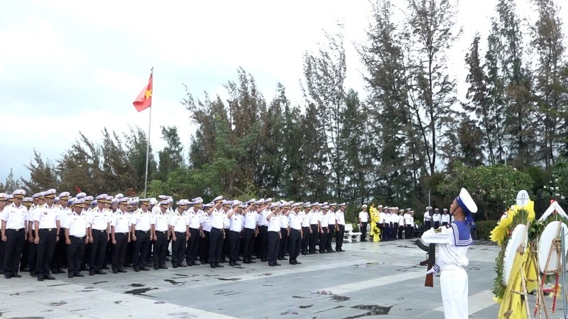 Vùng 4 Hải quân tưởng niệm 64 liệt sĩ hy sinh bảo vệ chủ quyền biển đảo
