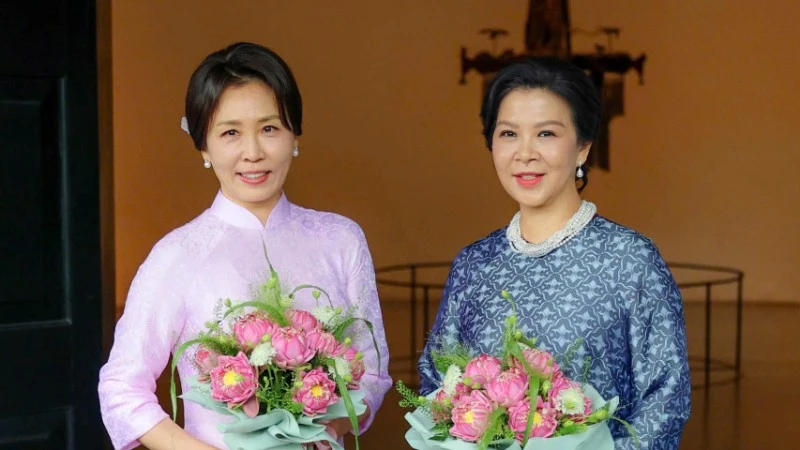 Phu nhân Tô Lâm và Phu nhân Tổng thống Hàn Quốc thăm Bảo tàng Dân tộc học