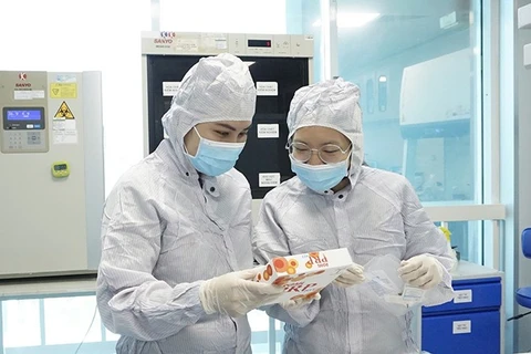 Đưa nghiên cứu khoa học vào thương mại và đời sống xã hội. (Ảnh: Báo Nhân Dân)