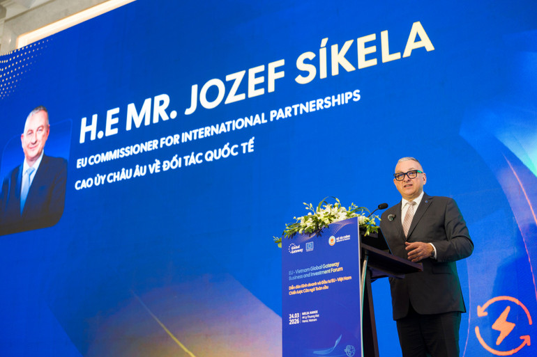cao-uy-eu-jozef-sikela.jpg