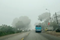 Tình trạng ô nhiễm không khí tiếp tục gia tăng trên địa bàn Thành phố Hà Nội từ đầu tháng 12 đến nay.