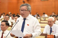 Đại biểu phát biểu tại kỳ họp.