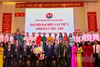 Ra mắt Ban Chấp hành Đảng bộ phường Tân Sơn Nhất. 