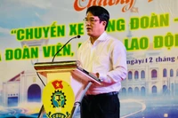 Đồng chí Bùi Thanh Nhân, Ủy viên Đoàn Chủ tịch Tổng Liên đoàn Lao động Việt Nam, Phó Chủ tịch Mặt trận Tổ quốc Việt Nam Thành phố Hồ Chí Minh, Chủ tịch Liên đoàn Lao động thành phố phát biểu tại buổi lễ.