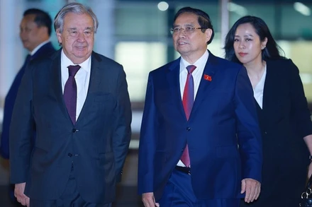 Thủ tướng Phạm Minh Chính và Tổng Thư ký Liên hợp quốc António Guterres cùng rời Hà Nội sang Kuala Lumpur, Malaysia tham dự Hội nghị Cấp cao ASEAN lần thứ 47 và các Hội nghị Cấp cao liên quan. (Ảnh: TTXVN)