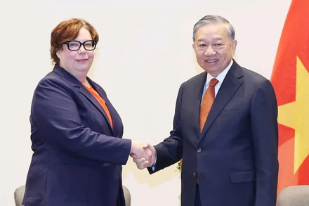 Tổng Bí thư Tô Lâm tiếp Chủ tịch Đảng Cộng sản Phần Lan Tiina Sandberg. (Ảnh: Thống Nhất/TTXVN)