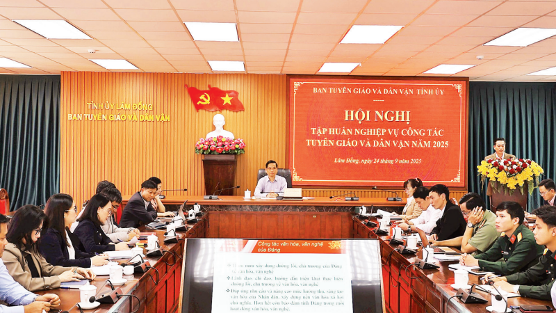 Hội nghị tập huấn nghiệp vụ công tác do Ban Tuyên giáo và Dân vận Tỉnh ủy Lâm Đồng tổ chức. (Ảnh: TUẤN HƯƠNG)