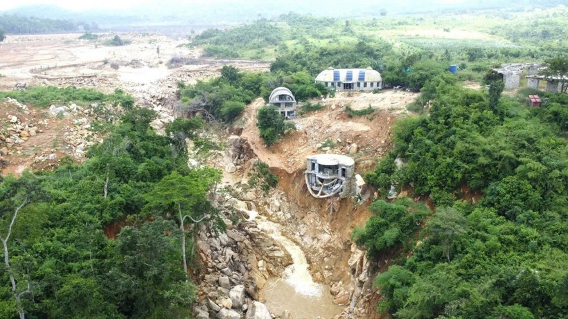 Hồ chứa nước của Trang trại Việt.