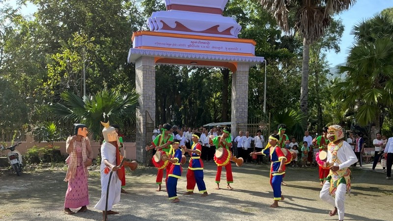 Biểu diễn múa trống Chhay-dăm ở chùa Snaydonkum.