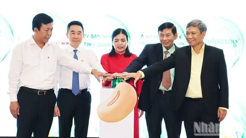 Nghi thức khởi động Chương trình “Sữa đậu nành học đường” năm học 2025-2026.