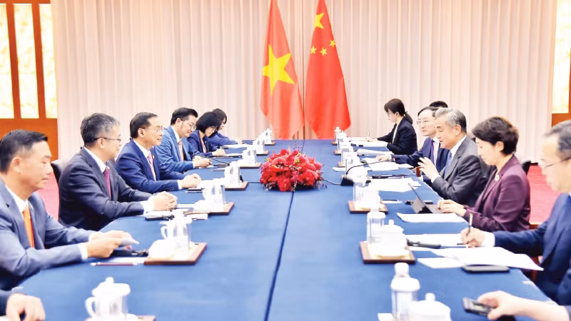 Các quan chức ngoại giao Việt Nam và Trung Quốc hội đàm ở Vân Nam, Trung Quốc. (Ảnh: Đại sứ quán Việt Nam tại Trung Quốc)