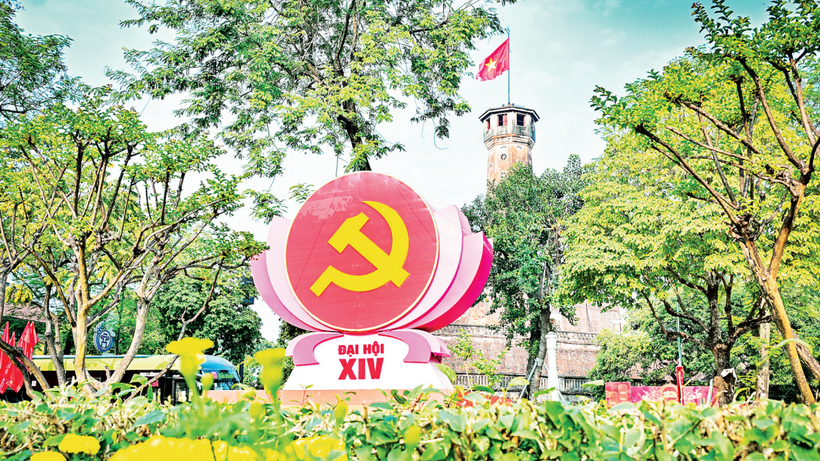 Thủ đô Hà Nội được trang hoàng nhân dịp Đại hội XIV của Đảng. (Ảnh: Bảo Long)