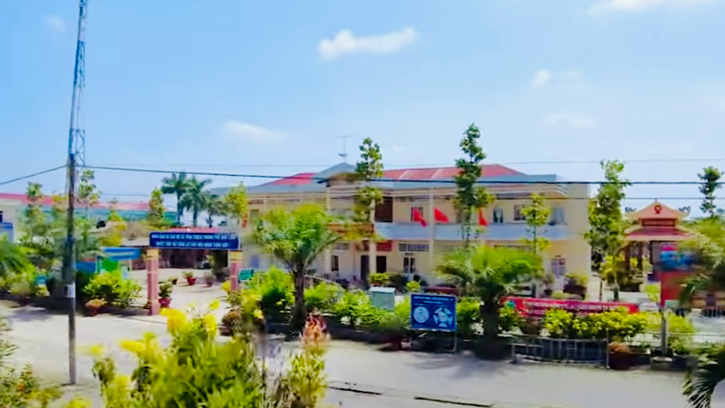 Trụ sở xã Vĩnh Trạch (nay là phường Vĩnh Trạch, thuộc tỉnh Cà Mau), nơi hai lãnh đạo Ủy ban nhân dân phường vừa chính thức có đơn xin nghỉ công tác.